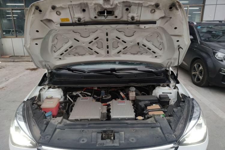 Used SOL E20X 2020 Extraordinary Edition Engine Bay