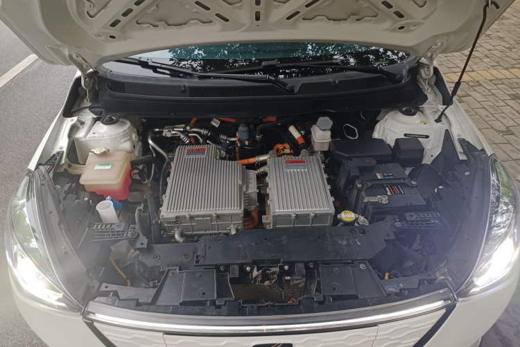 Used SOL E20X 2020 Extraordinary Edition Engine Bay