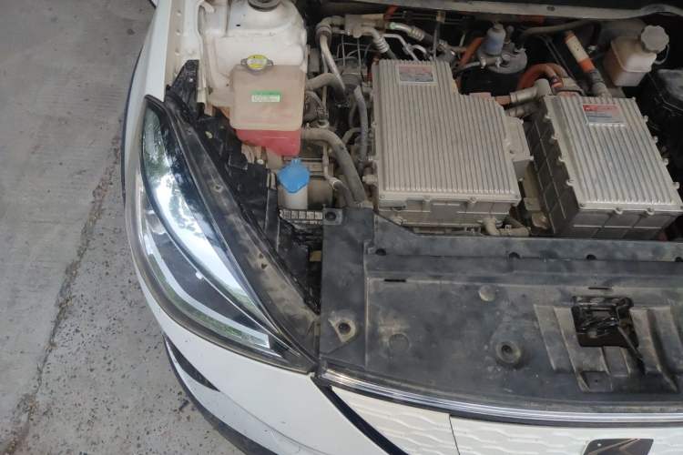 Used SOL E20X 2020 Heartbeat Edition Engine Bay Right