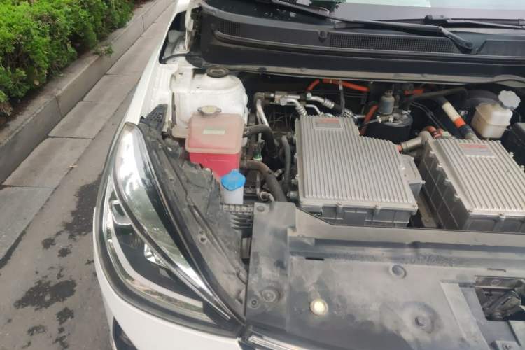 Used SOL E20X 2020 Extraordinary Edition Engine Bay Right