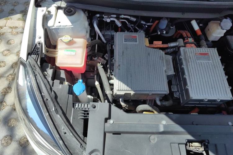 Used SOL E20X 2020 Extraordinary Edition Engine Bay Right