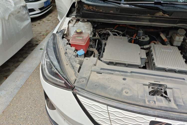 Used SOL E20X 2020 Heartbeat Edition Engine Bay Right