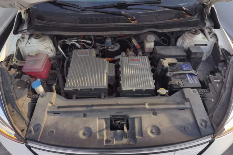 Used SOL E20X 2020 Extraordinary Edition Engine Bay
