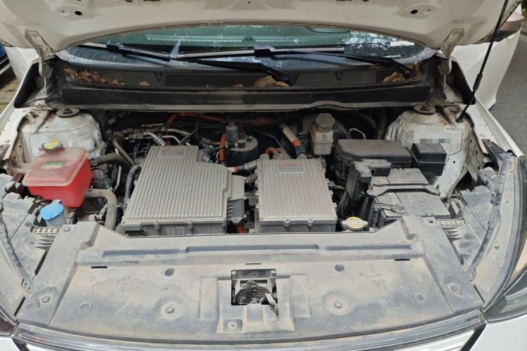 Used SOL E20X 2020 Heartbeat Edition Engine Bay