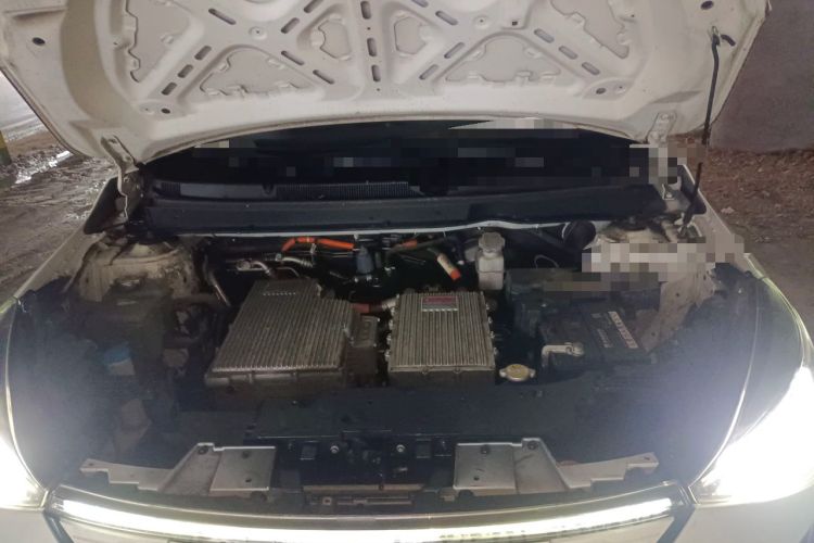 Used SOL E20X 2020 Heartbeat Edition Engine Bay