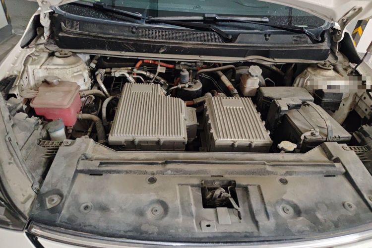 Used SOL E20X 2020 Heartbeat Edition Engine Bay