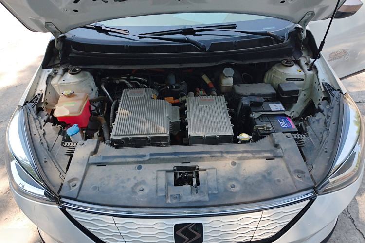Used SOL E20X 2020 Heartbeat Edition Engine Bay