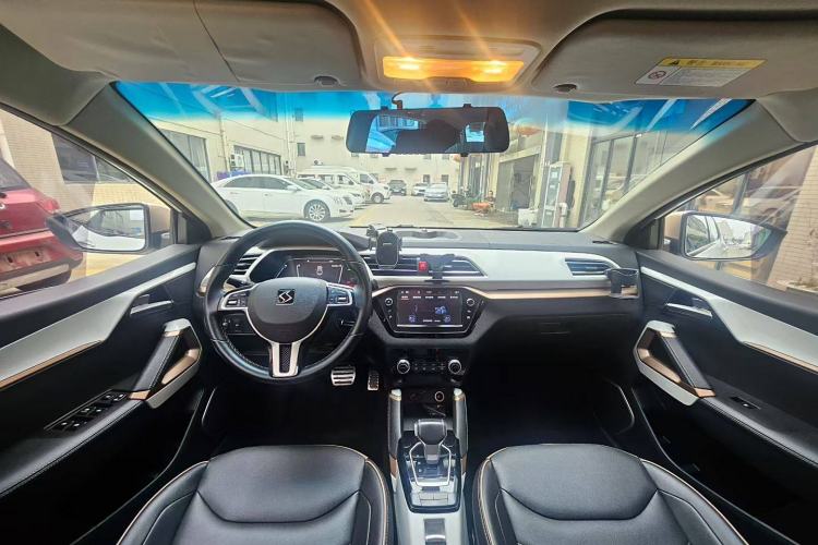 Used SOL E20X 2020 Heartbeat Edition Interior 1