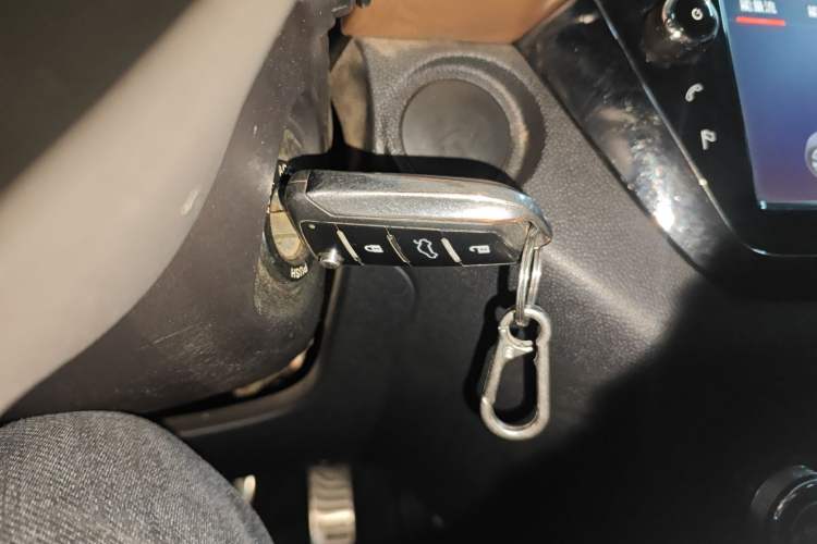 Used SOL E20X 2020 Heartbeat Edition Interior 1
