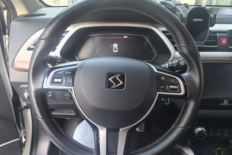 Used SOL E20X 2020 Heartbeat Edition Interior 2