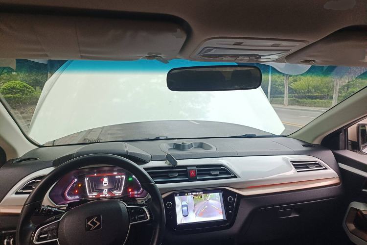 Used SOL E20X 2020 Extraordinary Edition Interior 2