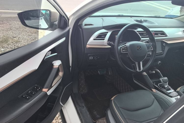 Used SOL E20X 2020 Heartbeat Edition Interior 2