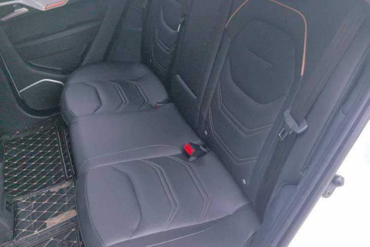Used SOL E20X 2020 Heartbeat Edition Interior 4
