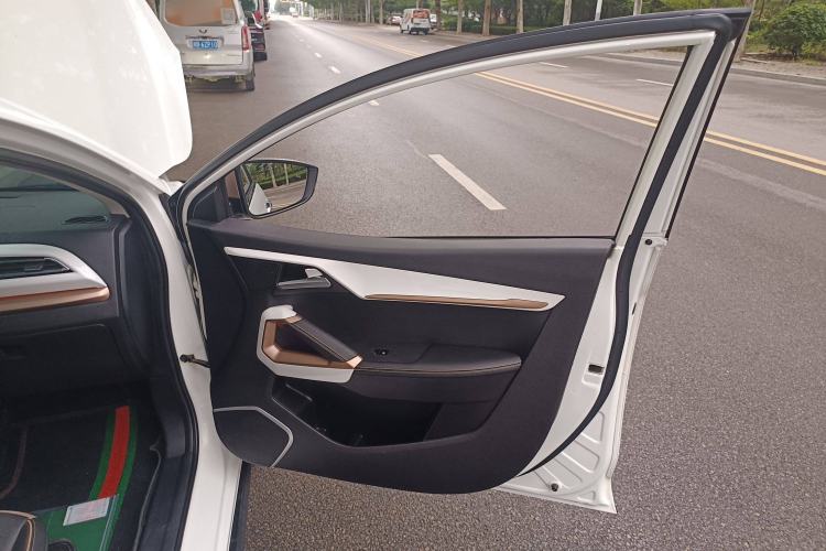 Used SOL E20X 2020 Extraordinary Edition Interior 5