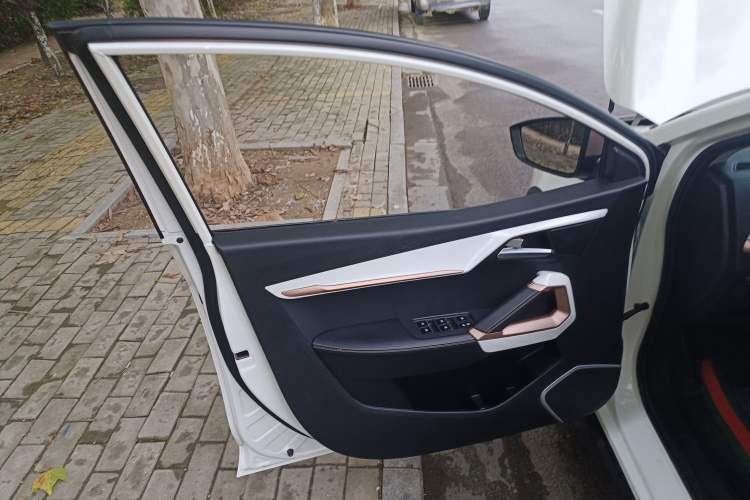 Used SOL E20X 2020 Extraordinary Edition Interior 7