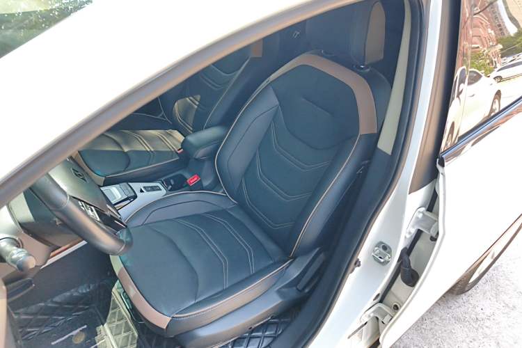 Used SOL E20X 2020 Heartbeat Edition Left Front Seat