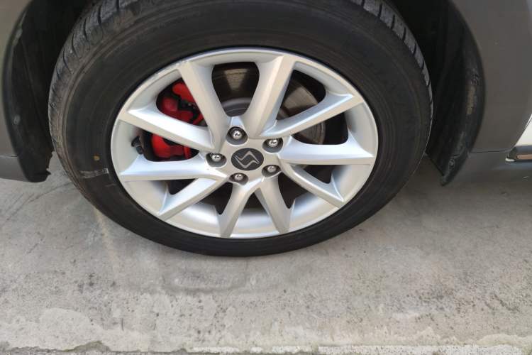 Used SOL E20X 2020 Heartbeat Edition Left Front Wheel Hub