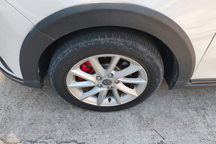 Used SOL E20X 2020 Heartbeat Edition Left Front Wheel Hub