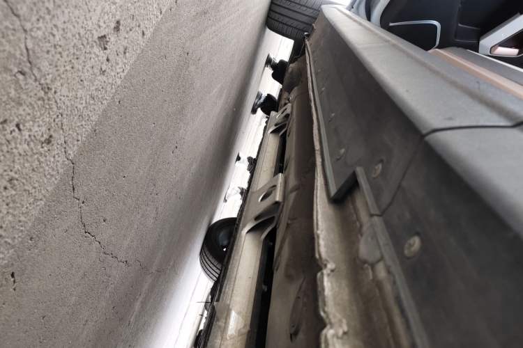 Used SOL E20X 2020 Extraordinary Edition Left Side Sill