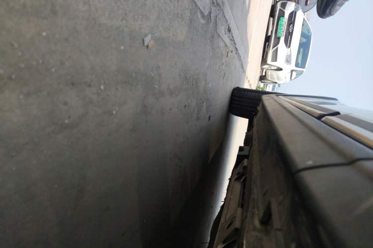 Used SOL E20X 2020 Heartbeat Edition Left Side Sill