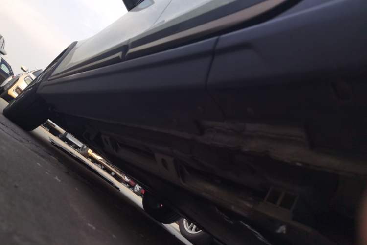 Used SOL E20X 2020 Extraordinary Edition Left Side Sill