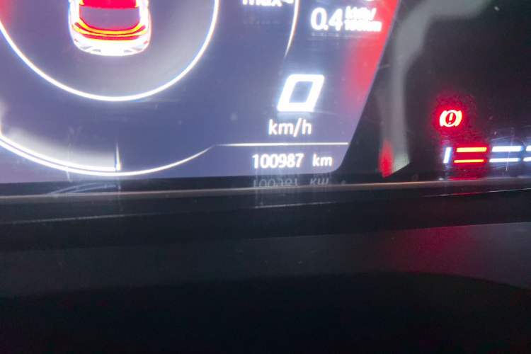 Used SOL E20X 2020 Heartbeat Edition Odometer Close Up