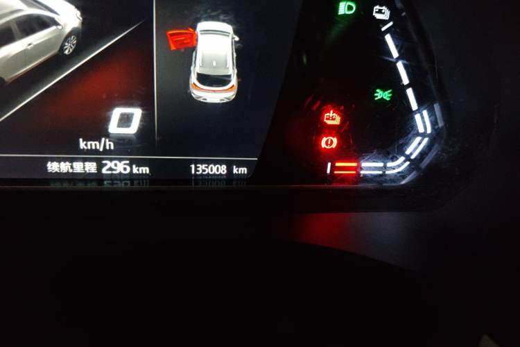 Used SOL E20X 2020 Heartbeat Edition Odometer Close Up