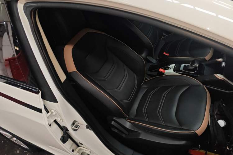 Used SOL E20X 2020 Heartbeat Edition Right Front Seat