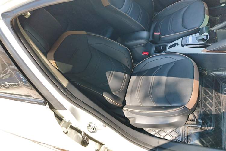 Used SOL E20X 2020 Heartbeat Edition Right Front Seat