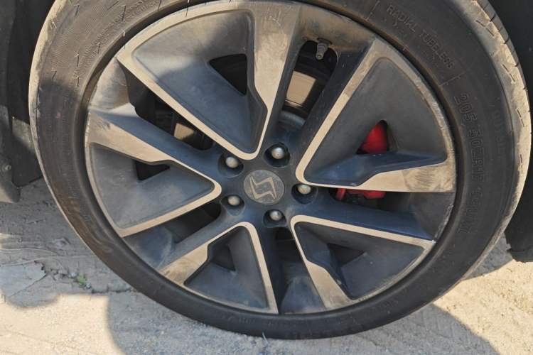 Used SOL E20X 2020 Extraordinary Edition Right Front Wheel Hub