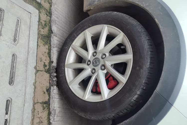 Used SOL E20X 2020 Heartbeat Edition Right Front Wheel Hub