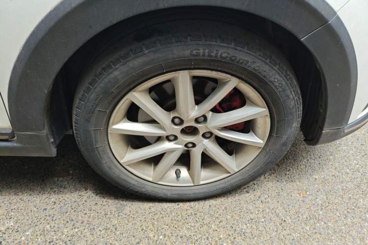 Used SOL E20X 2020 Heartbeat Edition Right Front Wheel Hub