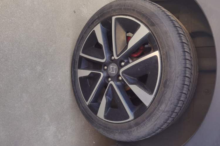 Used SOL E20X 2020 Extraordinary Edition Right Rear Wheel Hub