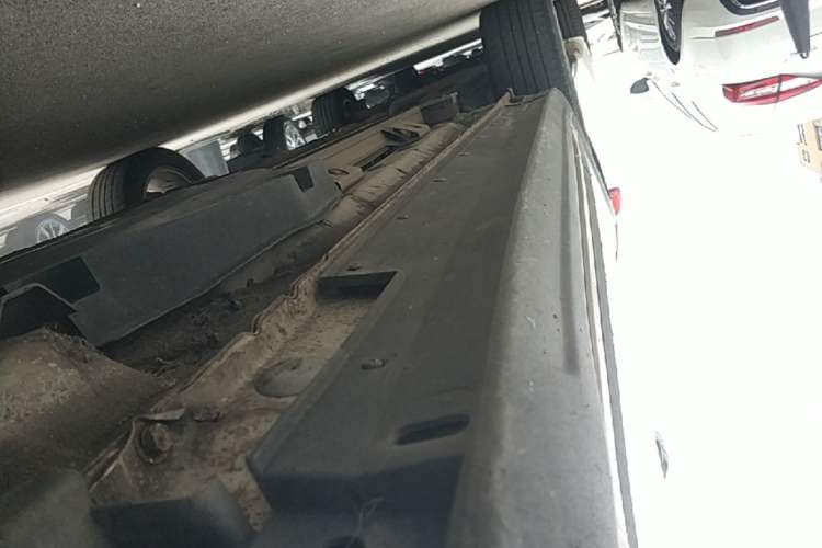 Used SOL E20X 2020 Heartbeat Edition Right Side Sill