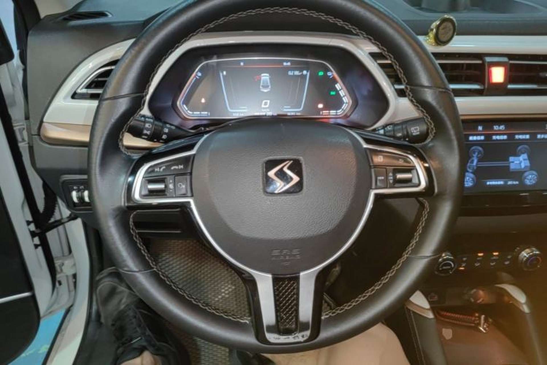 Used SOL E20X 2020 Extraordinary Edition Steering Wheel