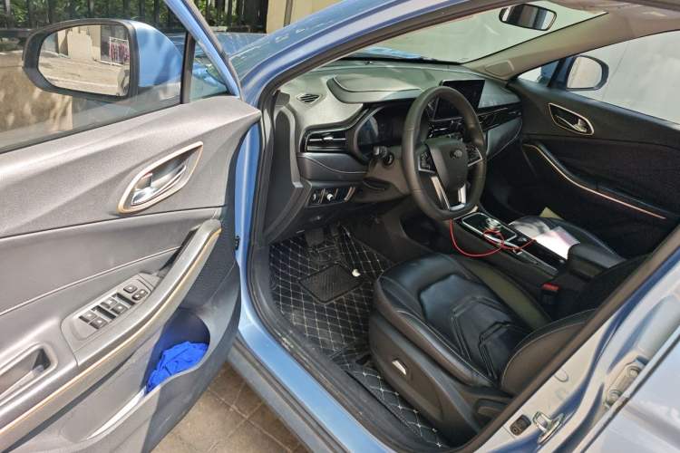 Used SOL E40X 2021 Silver Armor Edition Interior 3
