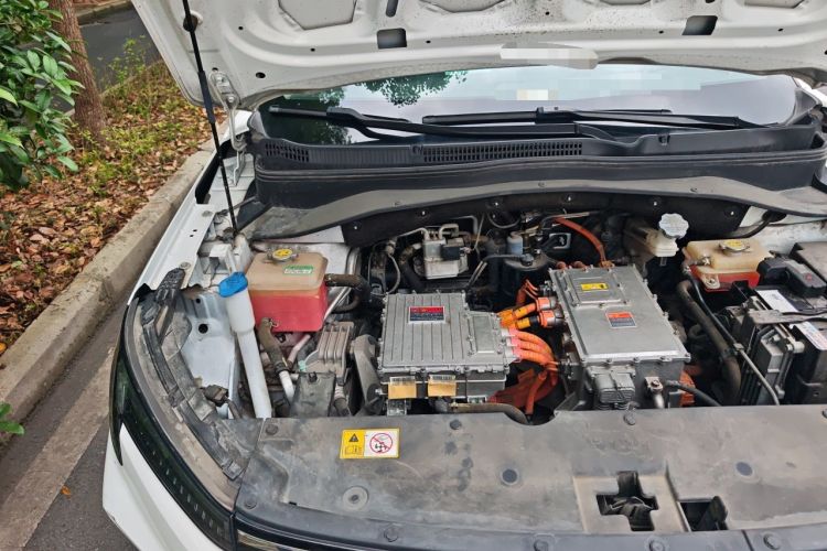 Used SOL E40X 2021 Silver Armor Edition Engine Bay Right