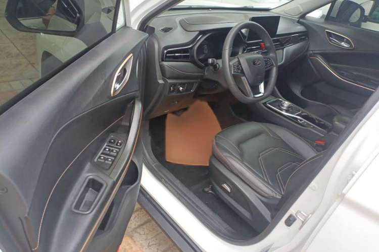 Used SOL E40X 2021 Silver Armor Edition Interior 5