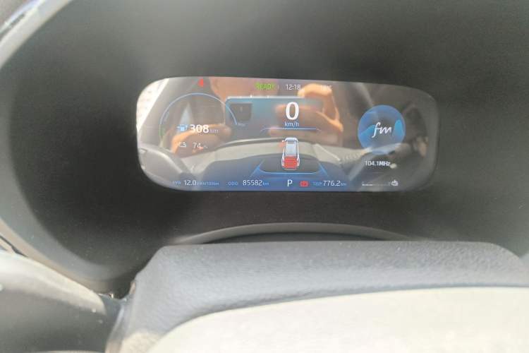 Used SOL E40X 2021 Golden Armor Edition Odometer Close Up