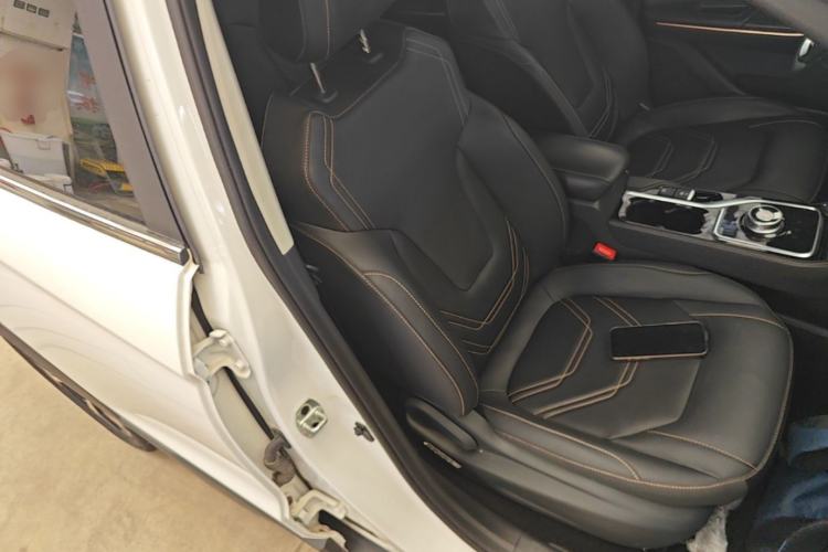 Used SOL E40X 2021 Golden Armor Edition Right Front Seat
