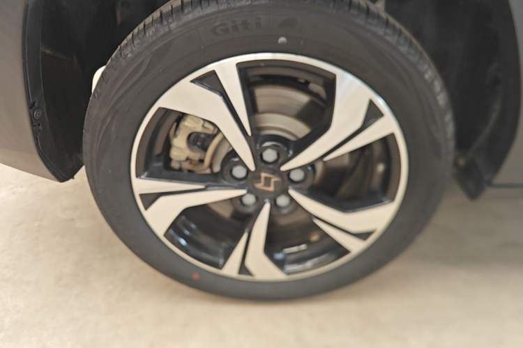 Used SOL E40X 2021 Golden Armor Edition Right Rear Wheel Hub