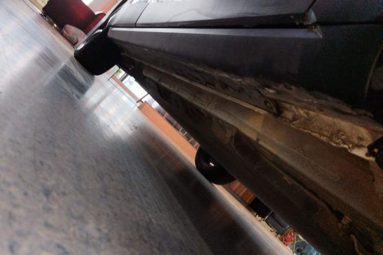 Used SOL E40X 2021 Silver Armor Edition Right Side Sill