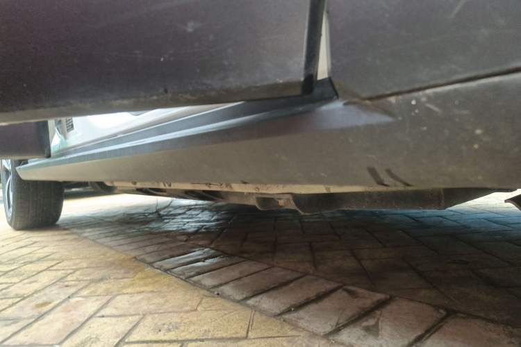 Used SOL E40X 2021 Silver Armor Edition Right Side Sill