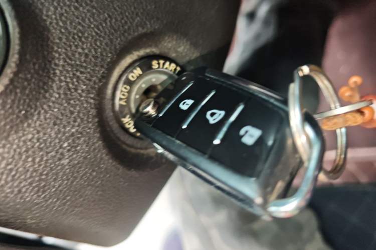 Used SOL E40X 2021 Silver Armor Edition Vehicle Key
