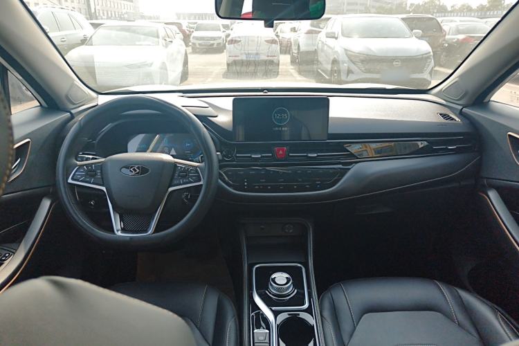 Used SOL E40X 2022 Business Edition Interior 2