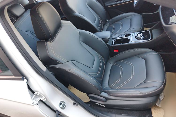 Used SOL E40X 2022 Business Edition Right Front Seat