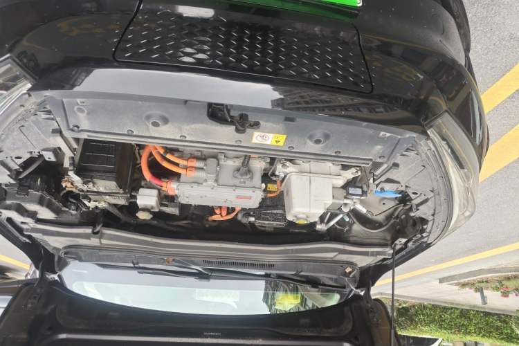 Used SOL E50A 2021 Deluxe Edition Engine Bay