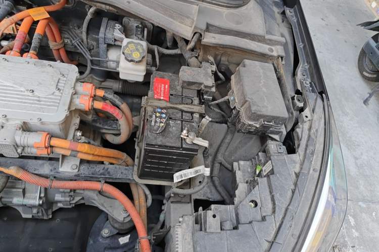 Used SOL E50A 2021 Deluxe Edition Engine Bay Left