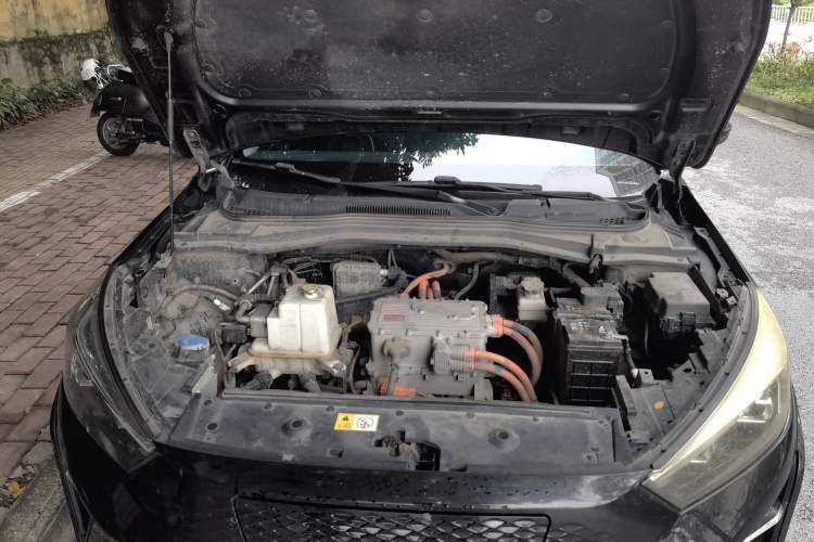 Used SOL E50A 2021 Deluxe Edition Engine Bay