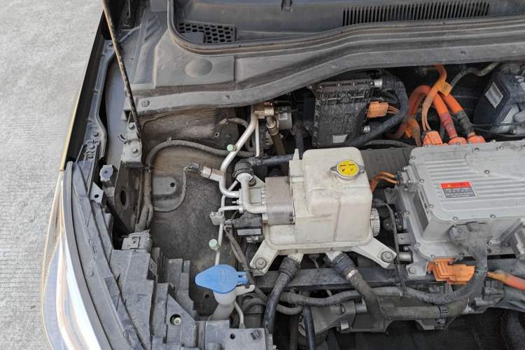 Used SOL E50A 2021 Deluxe Edition Engine Bay Right